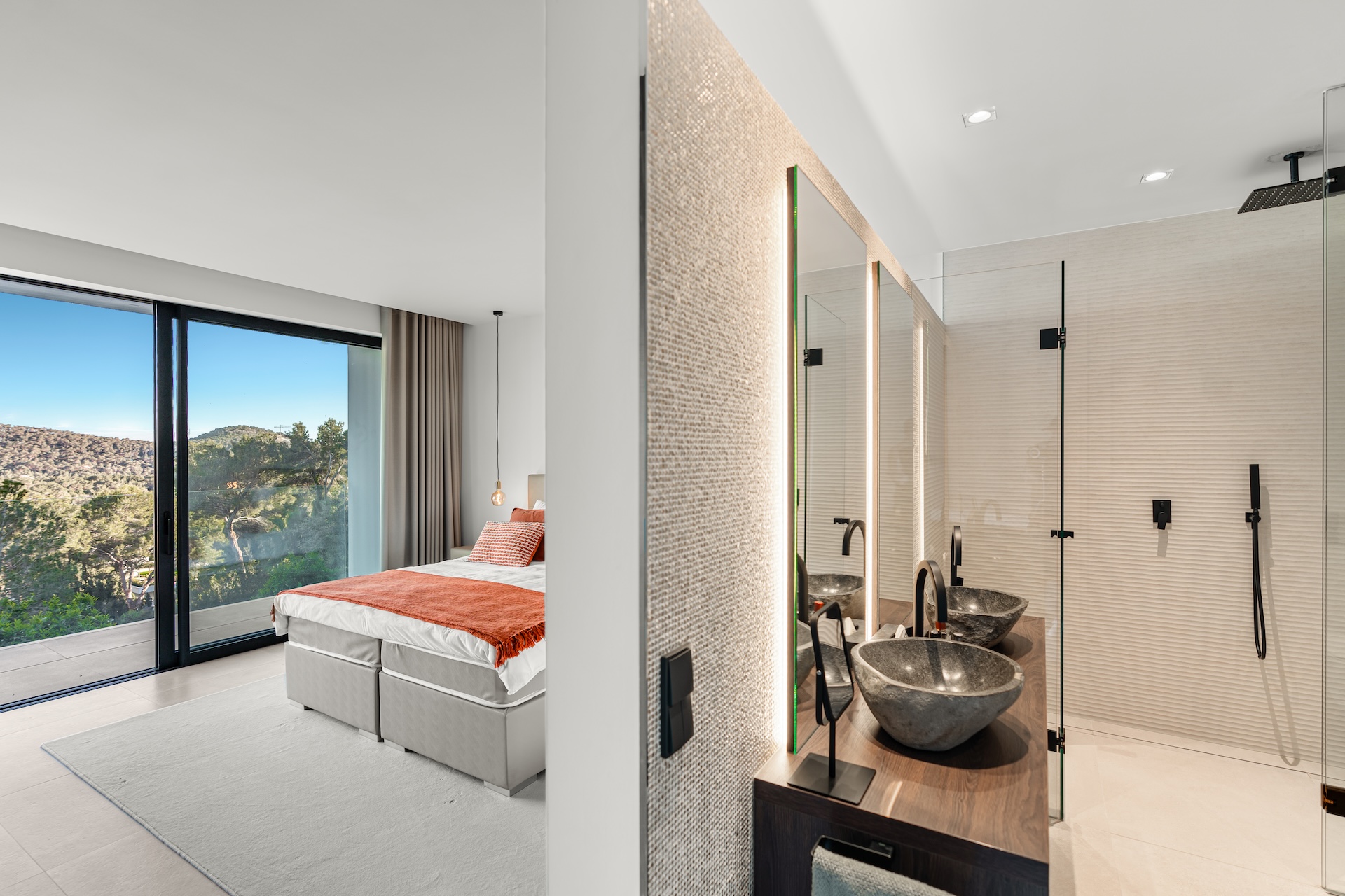 Resa Estates luxury vila Can Furnet modern Villa moderna bed and bath.jpg